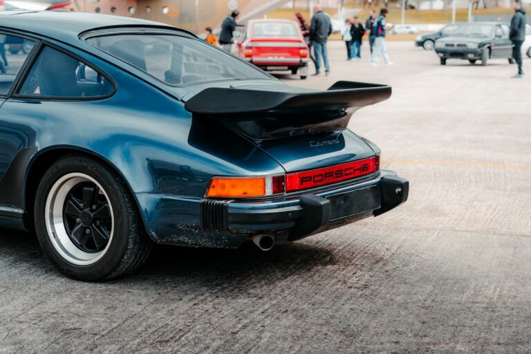 Jak tuning wpływa na emisję spalin? Photo Car exhaust