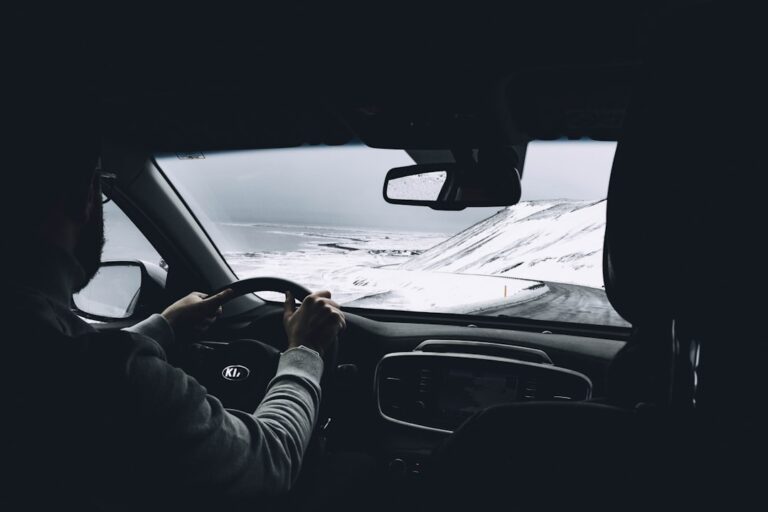 Jakie są przepisy dotyczące jazdy po drogach ekspresowych? Photo driving regulations